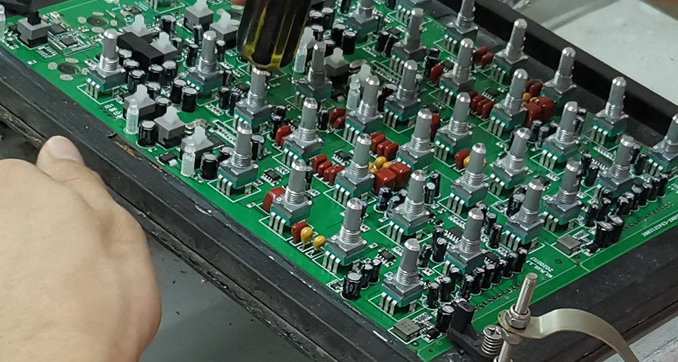 Nola murriztu PCBA fabriken ekoizpen kostua hornikuntza-katea optimizatuz?