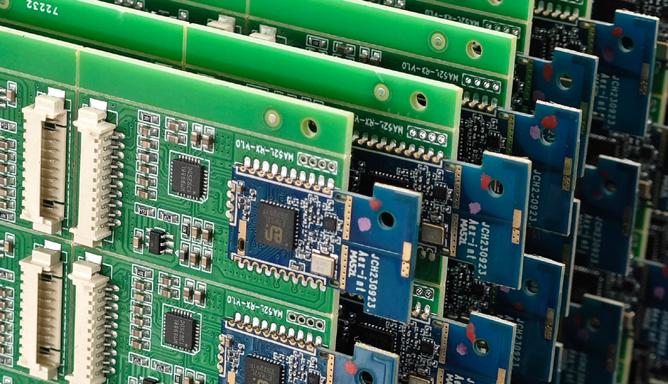 Nola PCBA lantegiek ekoizpen-kostuak murrizten dituzten energiaren kudeaketaren bidez