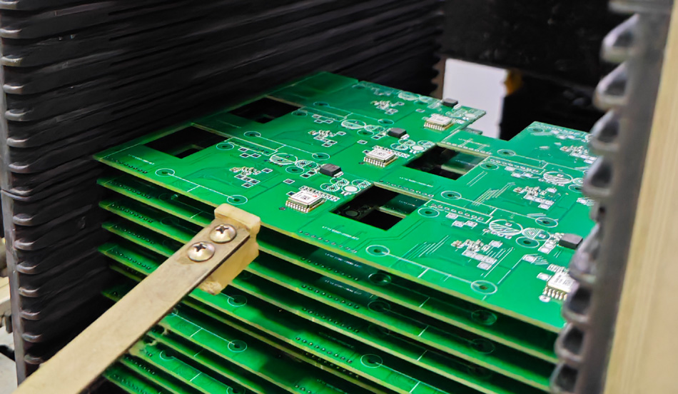 PCBA fabriketako automatizazio-mailen eragina produkzio masiboan