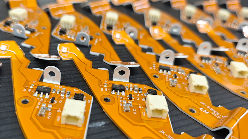 Zergatik hobetzen du tokiko PCBA fabrika bat aukeratzeak lankidetza-eraginkortasuna?